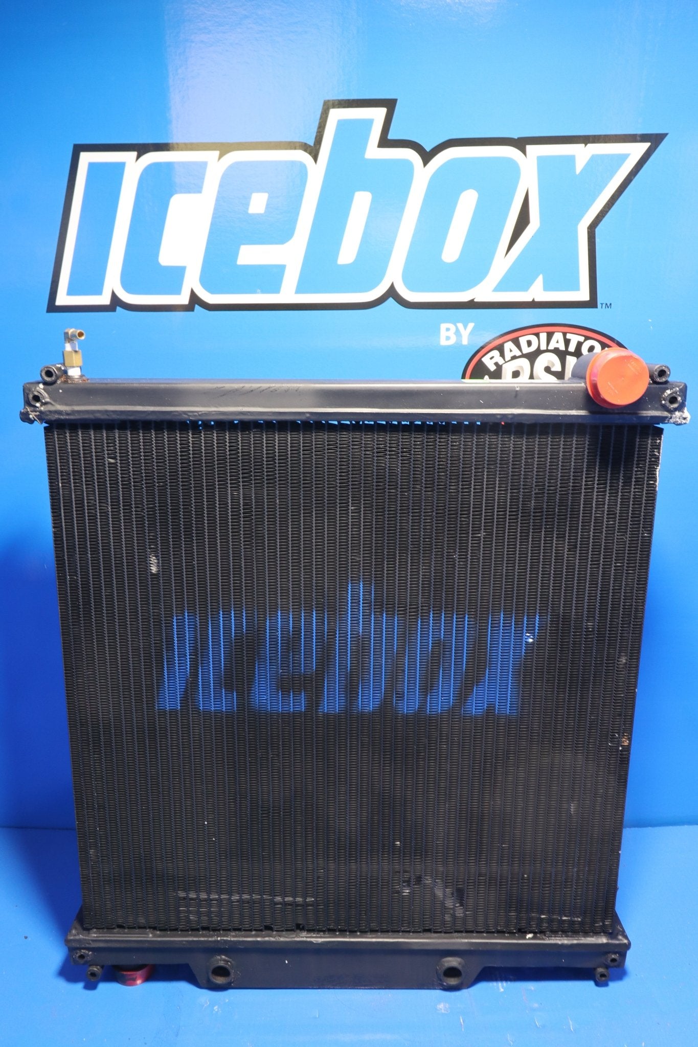 Ford F700 Radiator - Aluminum